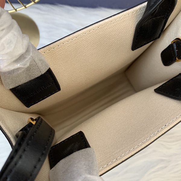 スーパーコピーブランドバッグ着用イメージ